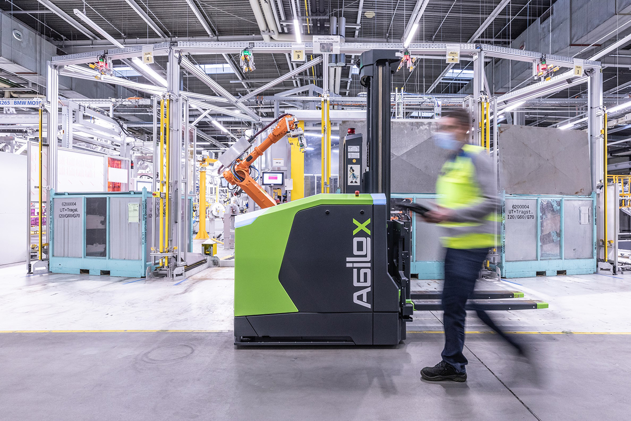 Logistik der Zukunft: Autonome Transportsysteme im BMW Group Werk Landshut